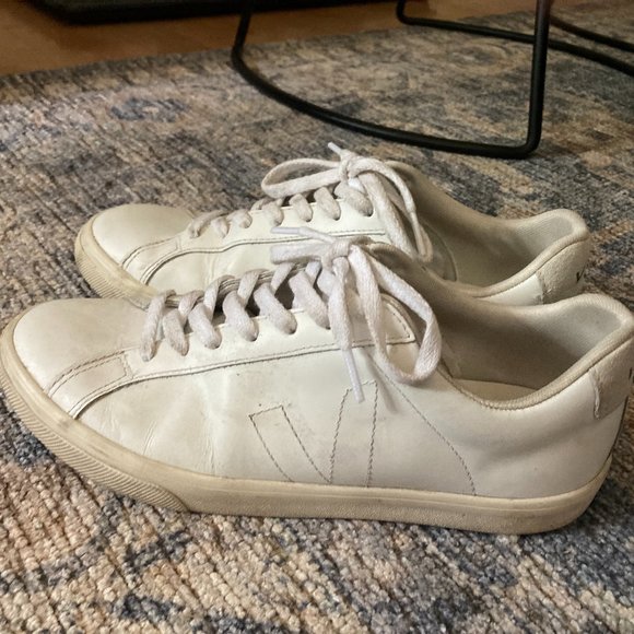 Veja Esplar Stitched Logo Leather Low-Top Sneakers - Picture 2 of 4